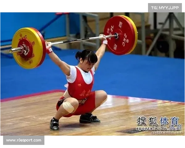 贵州三十余年后再办国家级举重赛事，本地观众观赛热情高涨